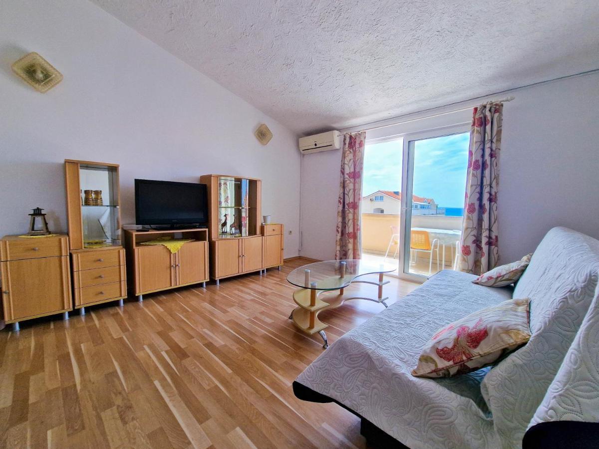 Apartments Monopoly Новалья Экстерьер фото