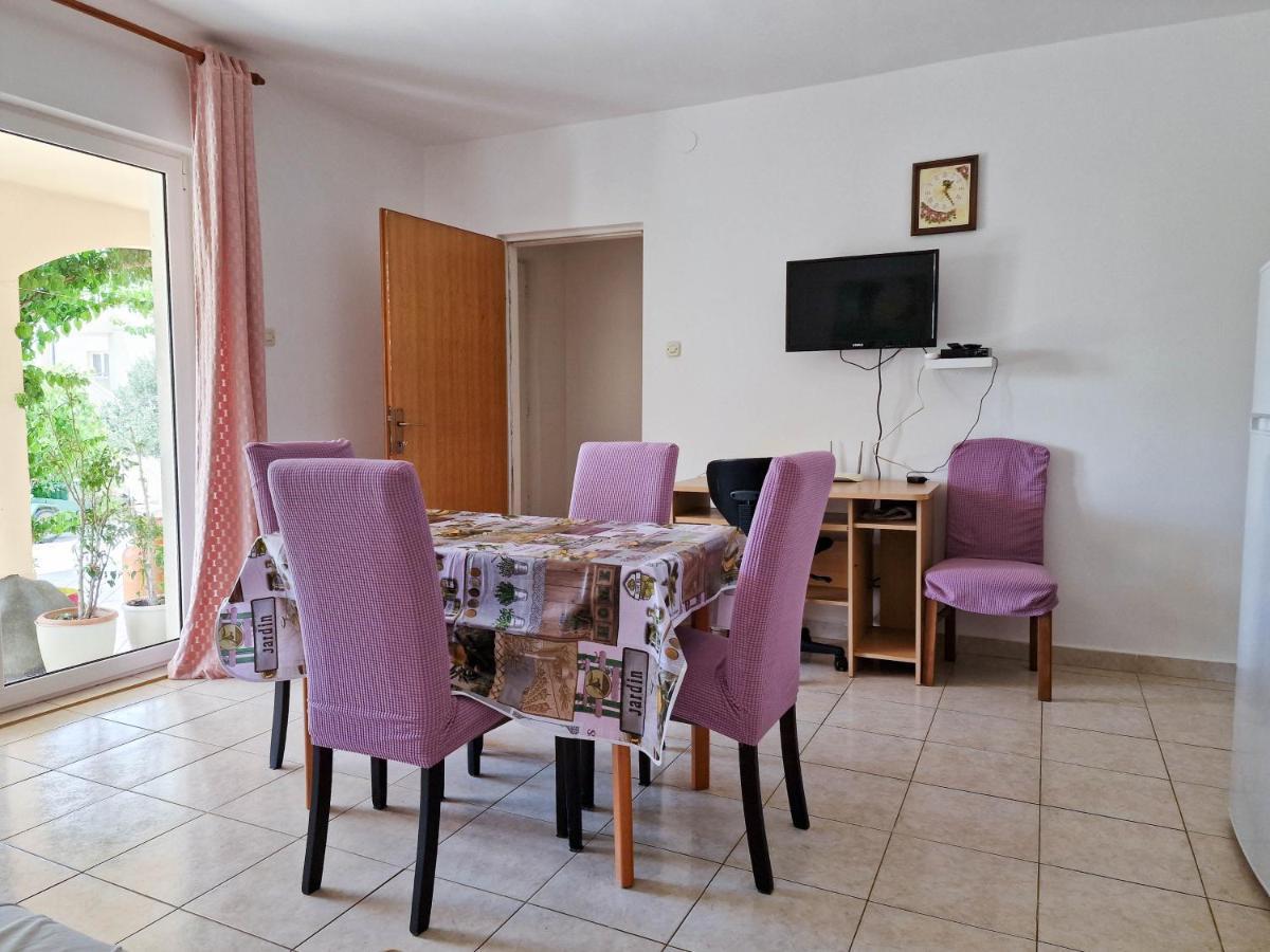 Apartments Monopoly Новалья Экстерьер фото