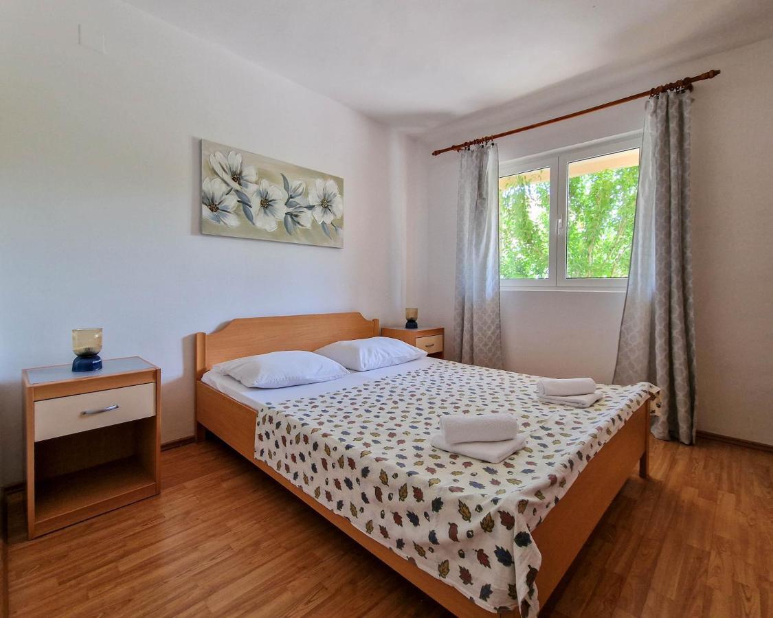 Apartments Monopoly Новалья Экстерьер фото